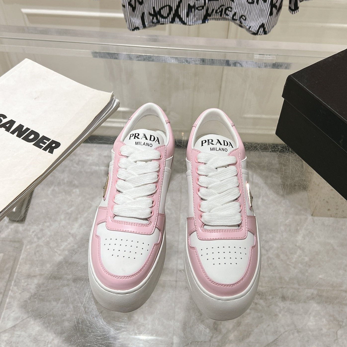 P-Sneakers