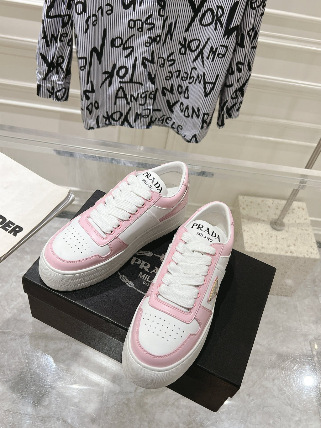 P-Sneakers