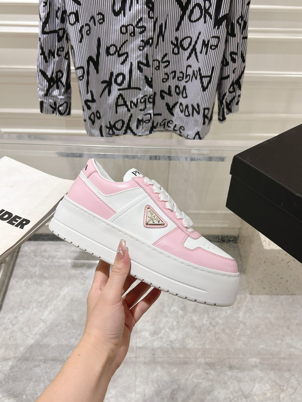 P-Sneakers