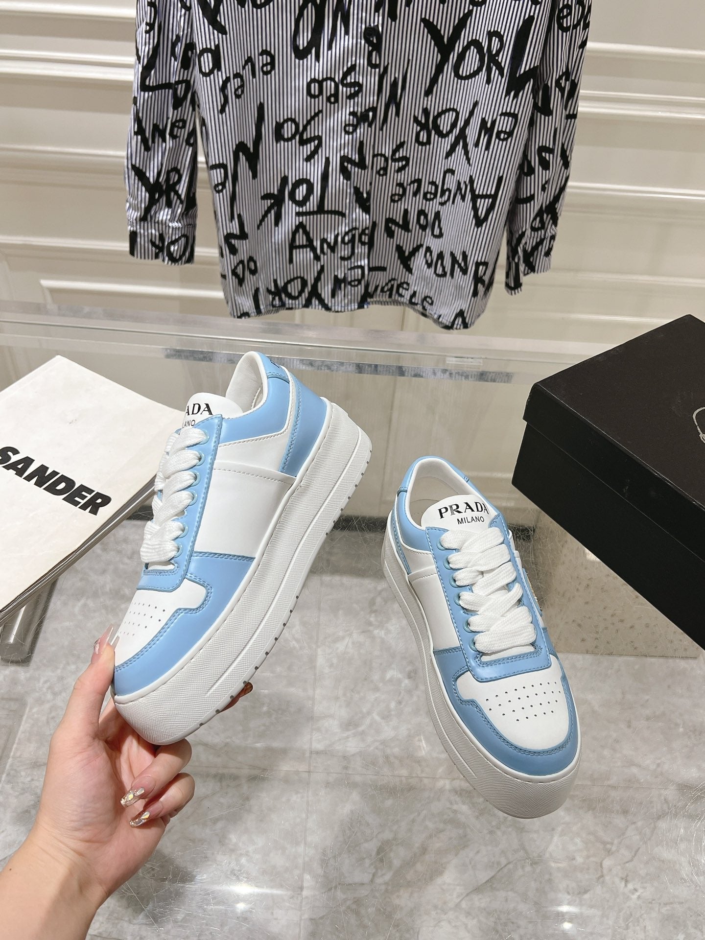 P-Sneakers
