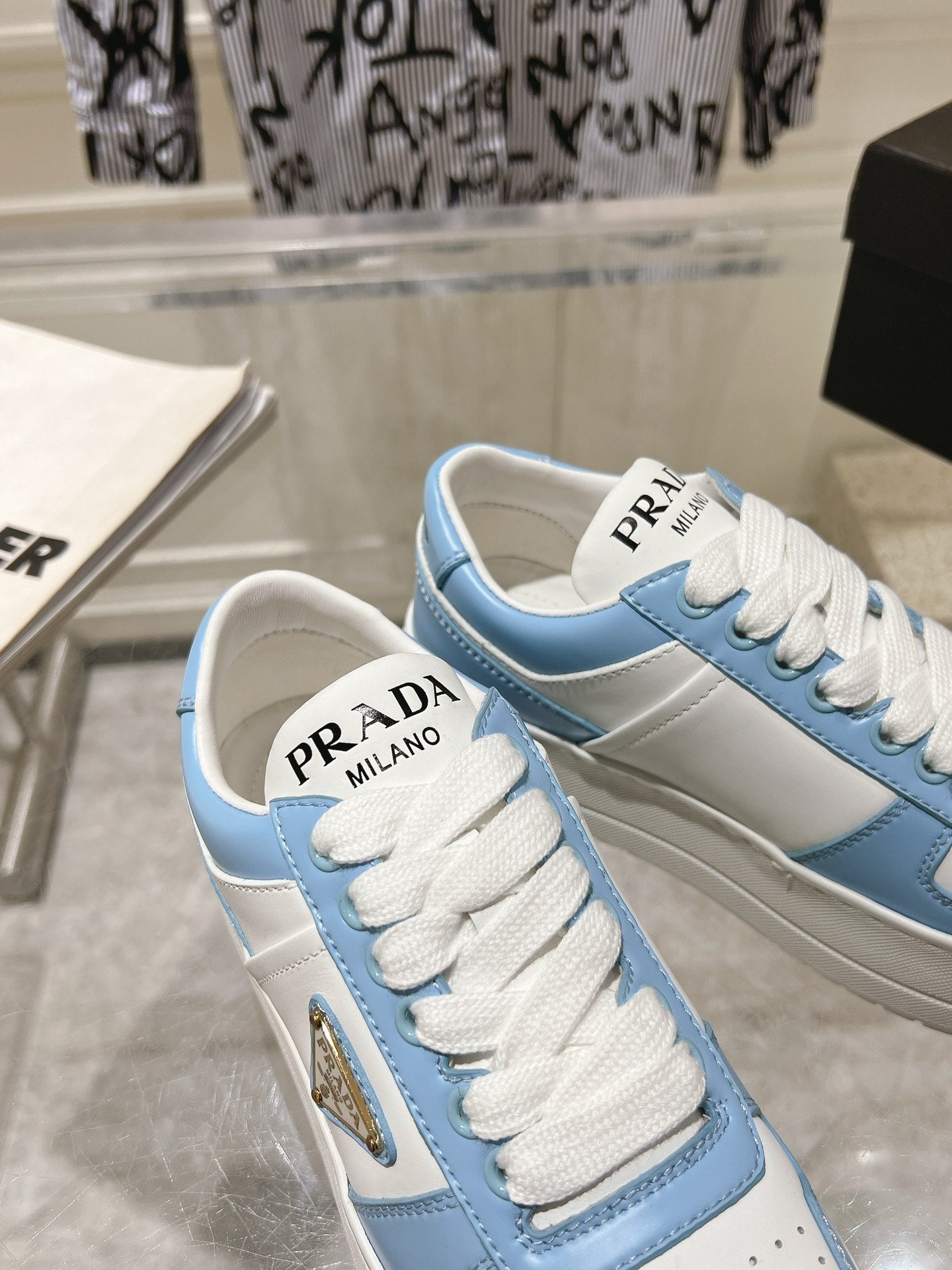 P-Sneakers