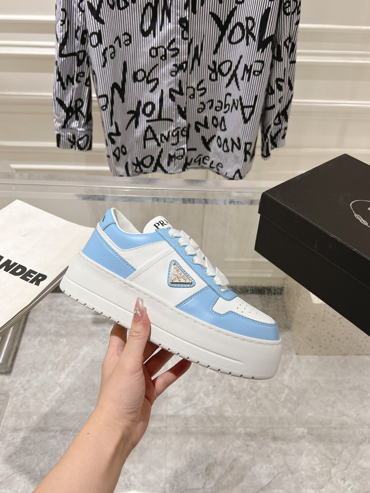 P-Sneakers