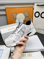 D-Sneakers