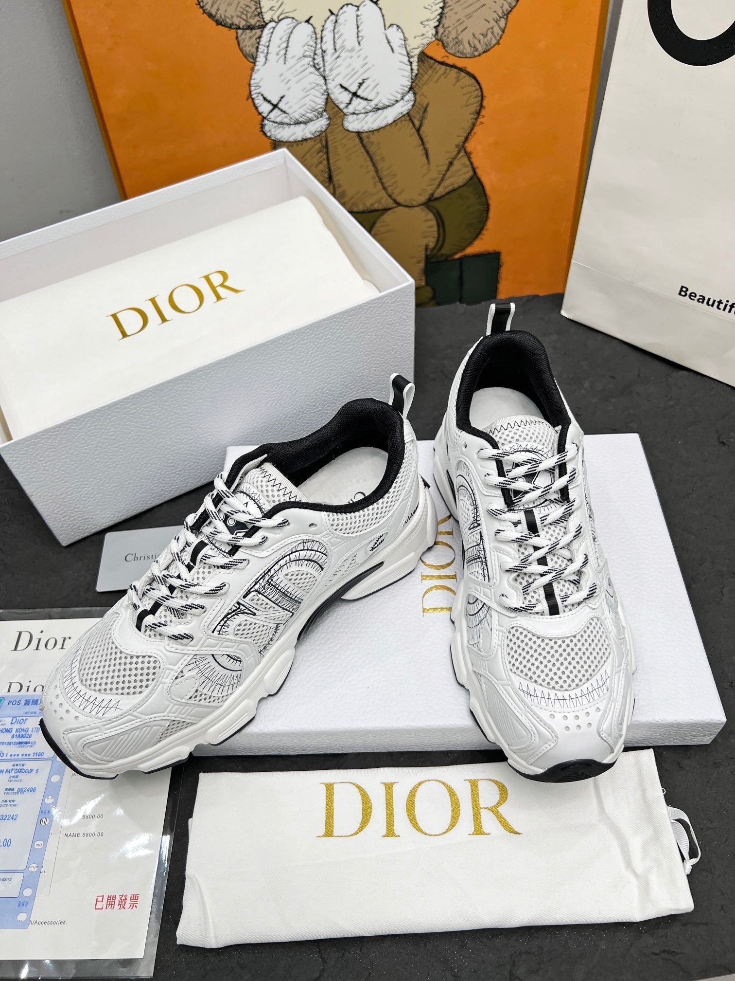 D-Sneakers