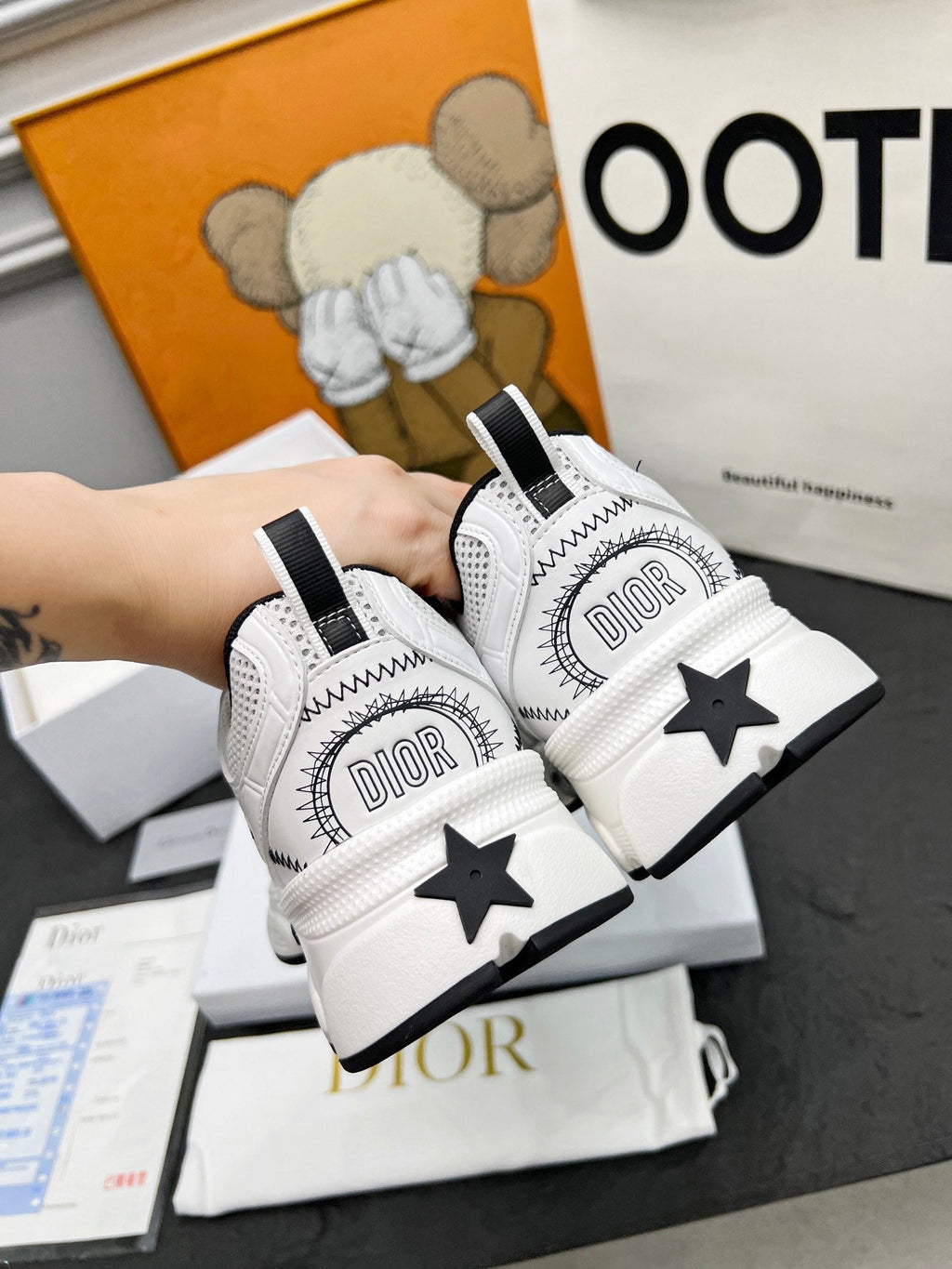 D-Sneakers