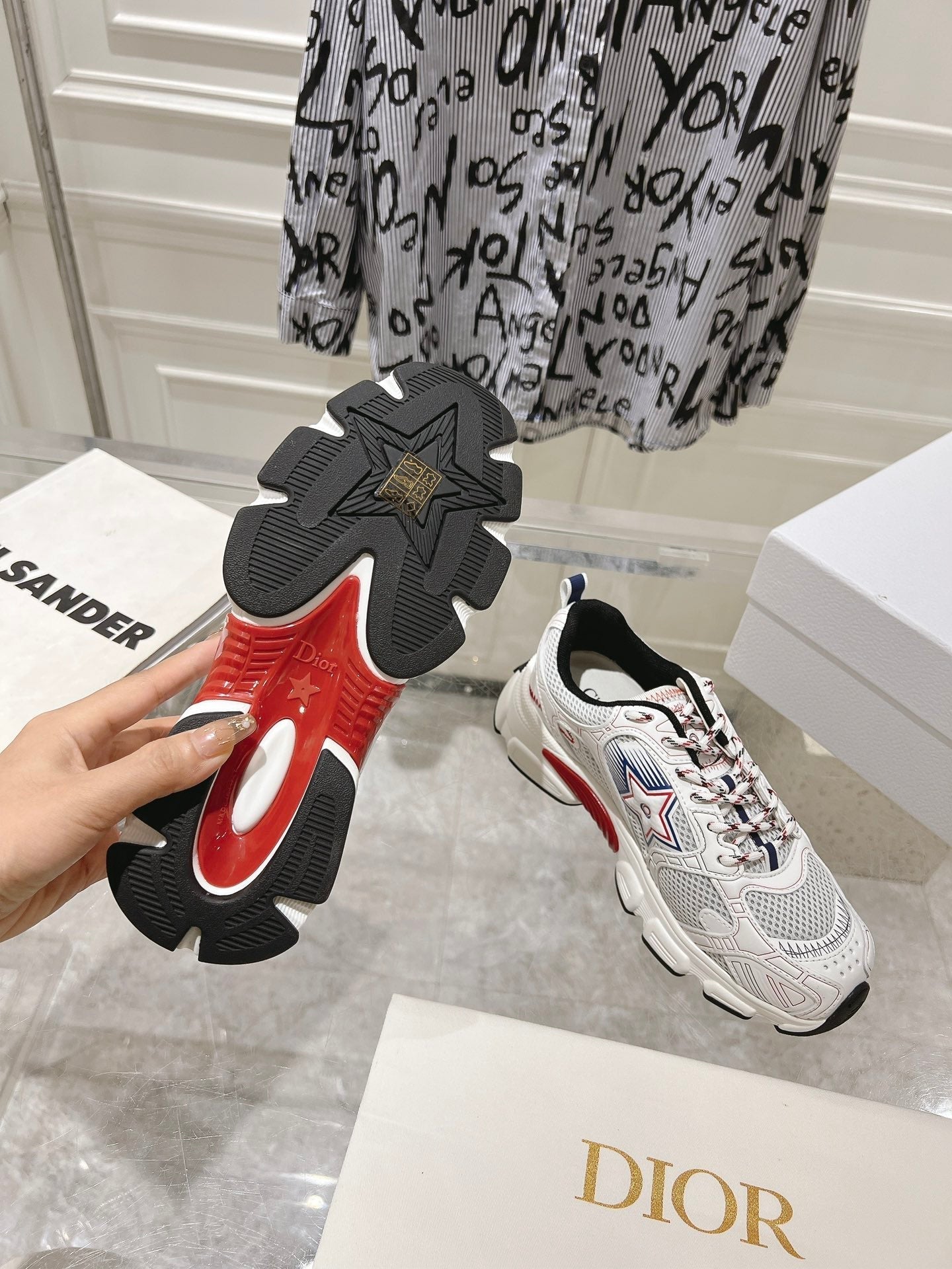 D-Sneakers
