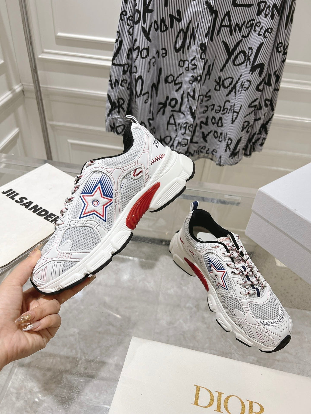 D-Sneakers
