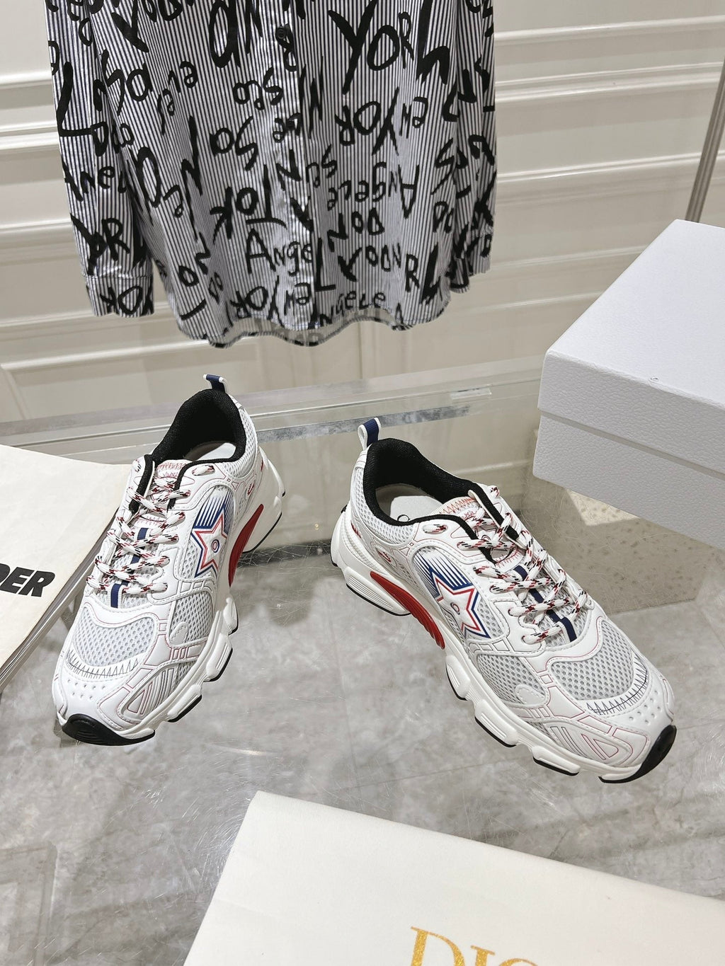 D-Sneakers