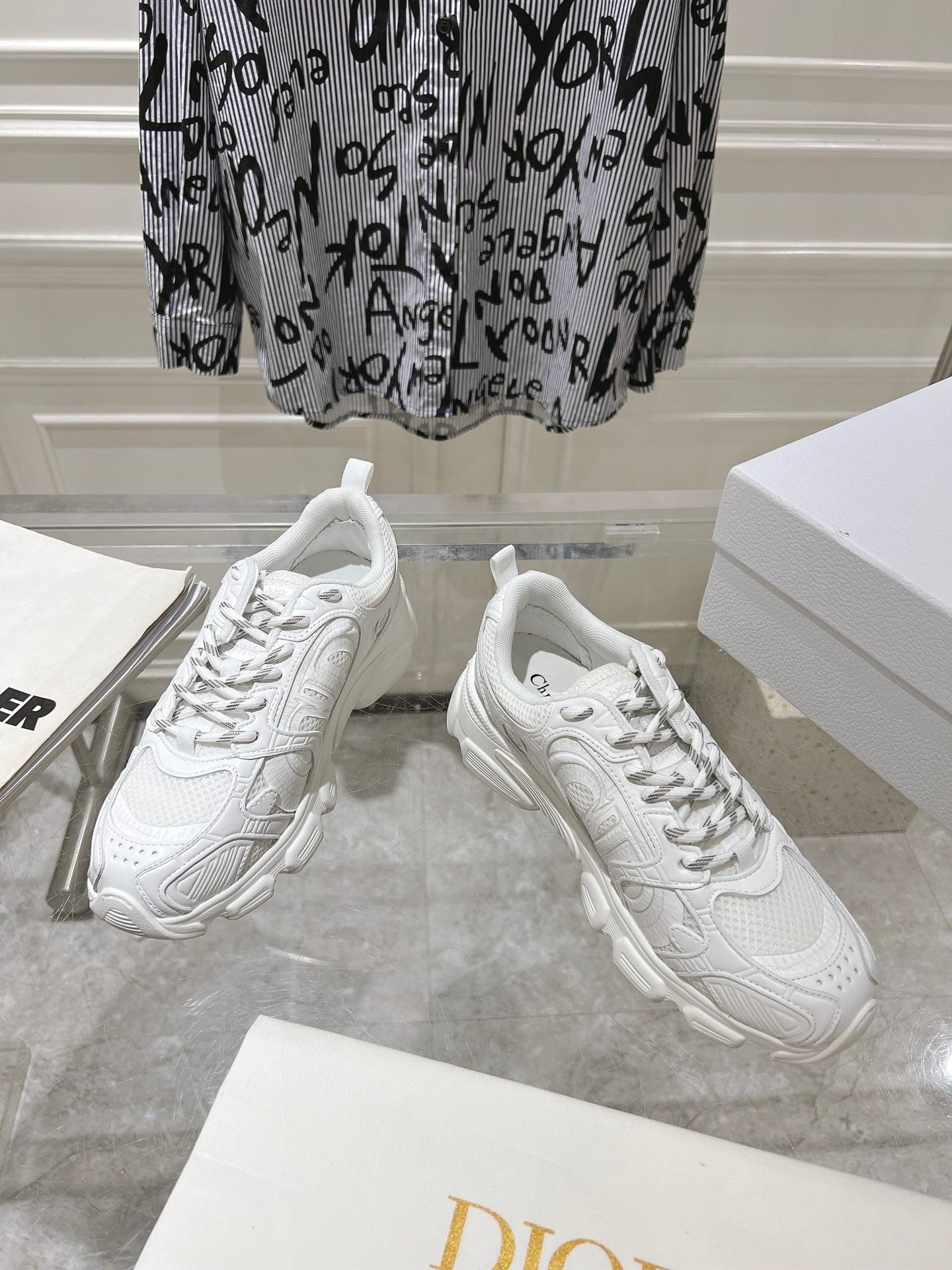 D-Sneakers