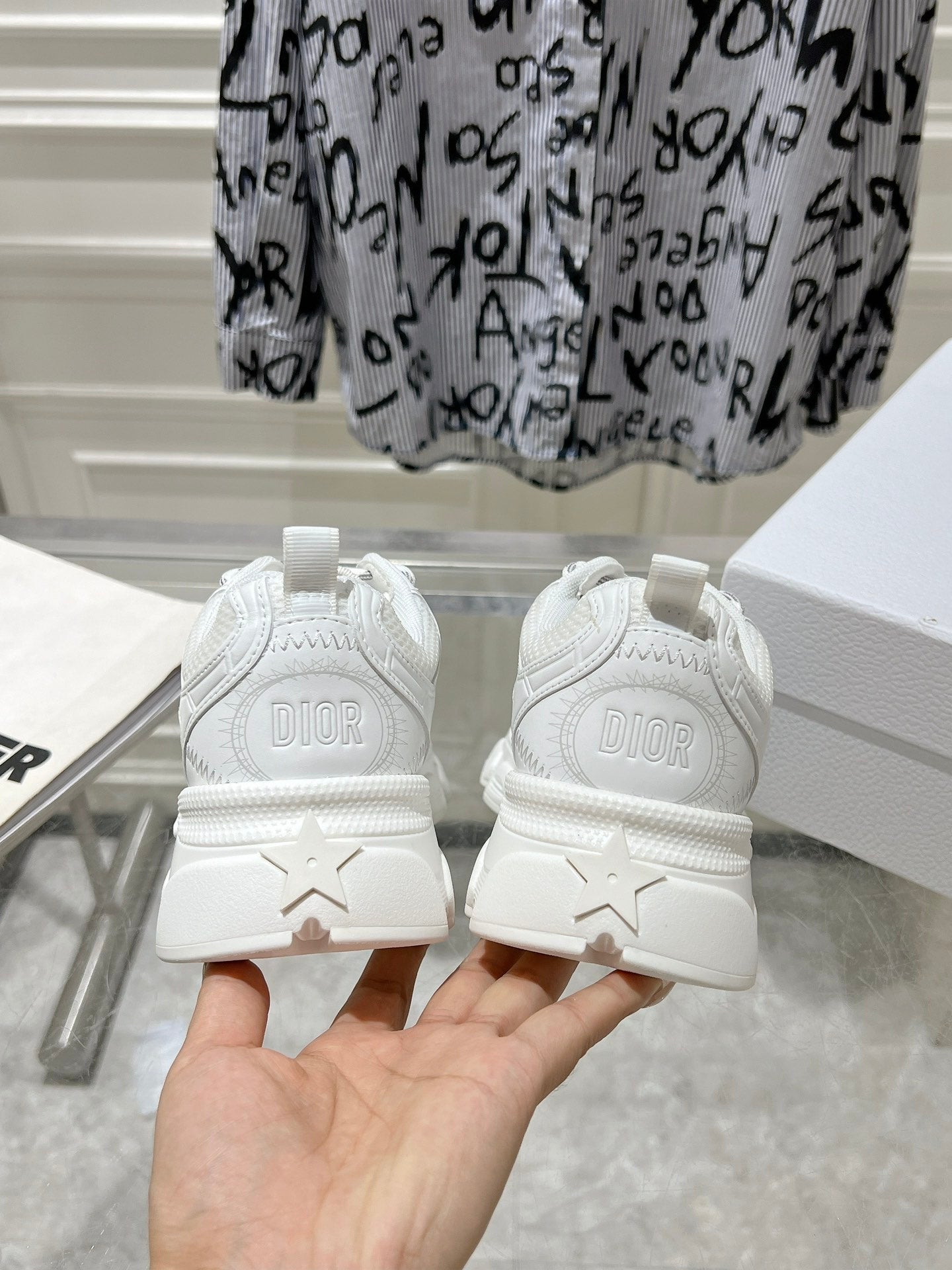 D-Sneakers