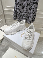 D-Sneakers
