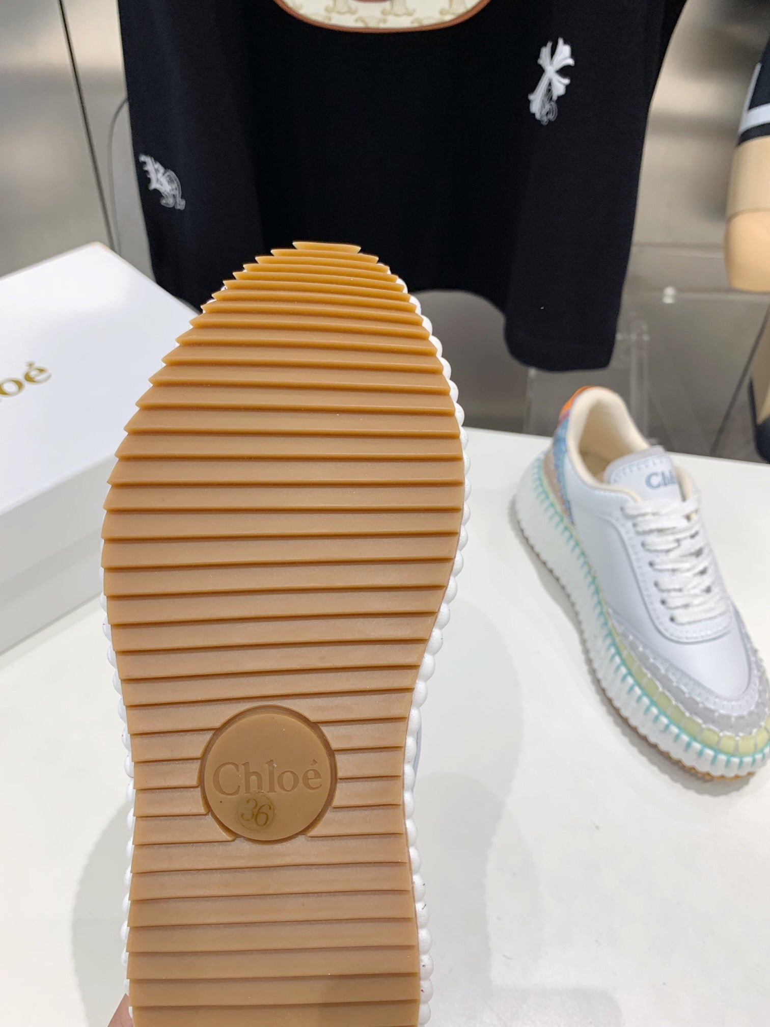 H-Sneakers