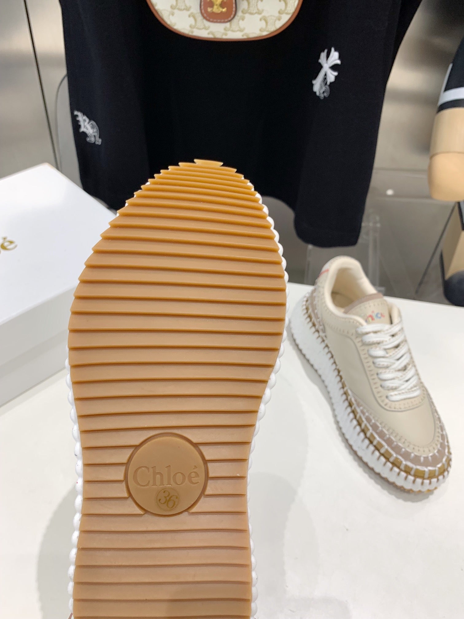 H-Sneakers