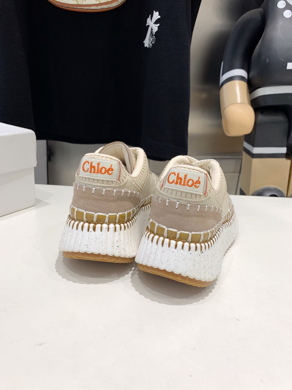 H-Sneakers