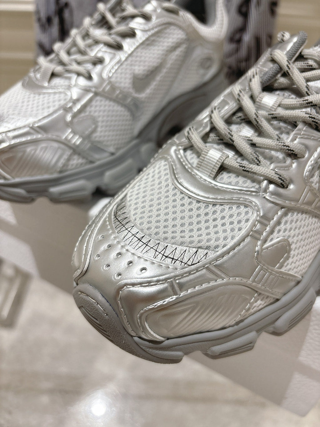 D-Sneakers