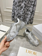 D-Sneakers