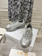 D-Sneakers