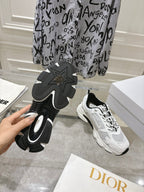 D-Sneakers