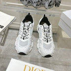 D-Sneakers