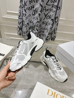 D-Sneakers