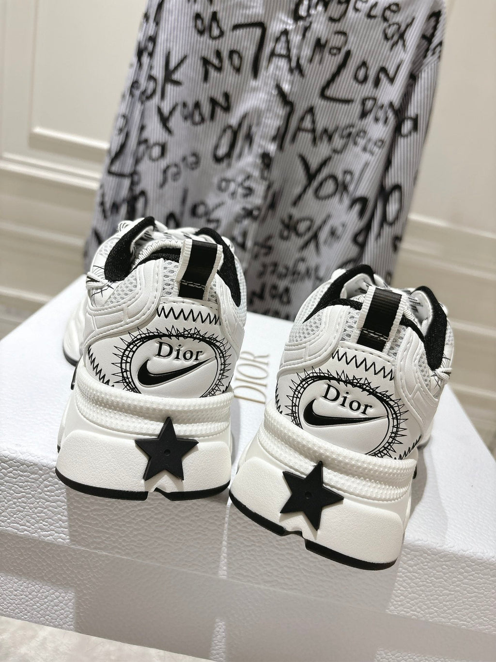 D-Sneakers