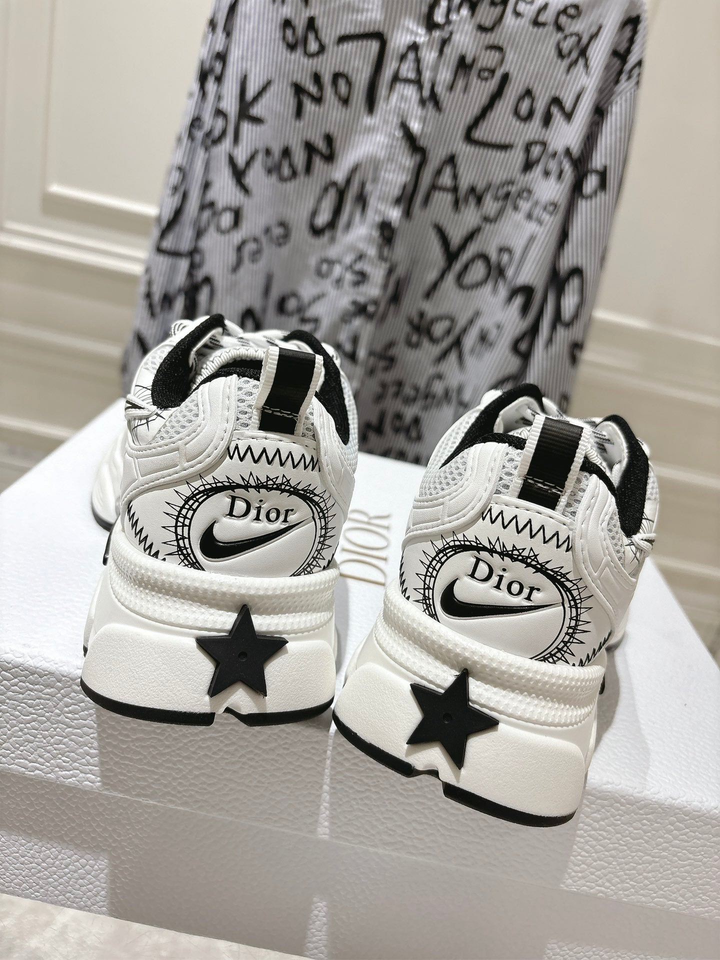 D-Sneakers