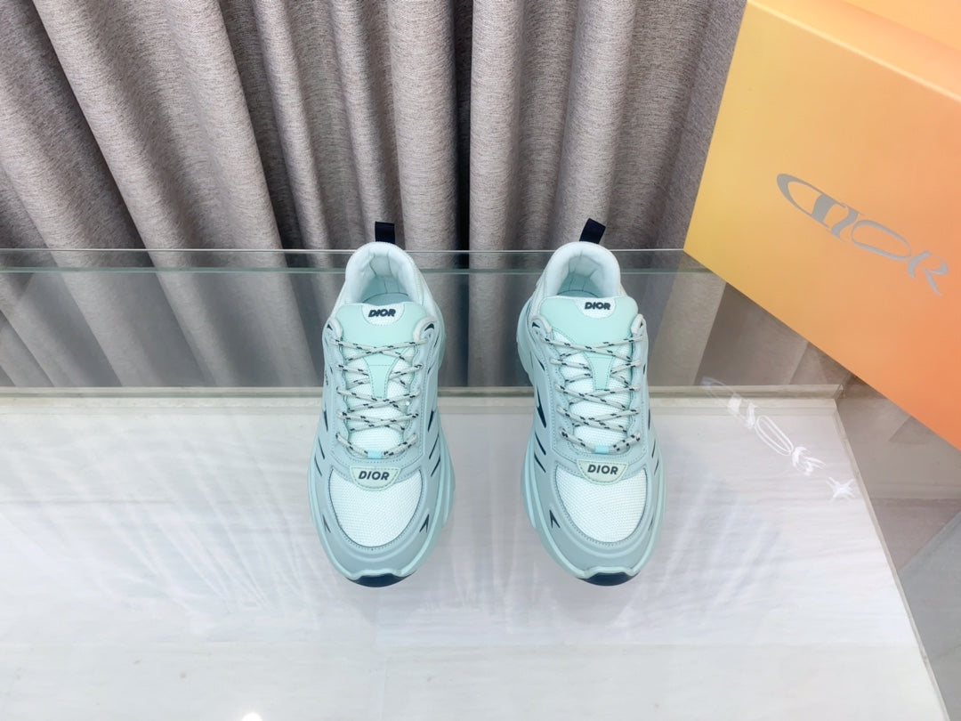 D-Sneakers