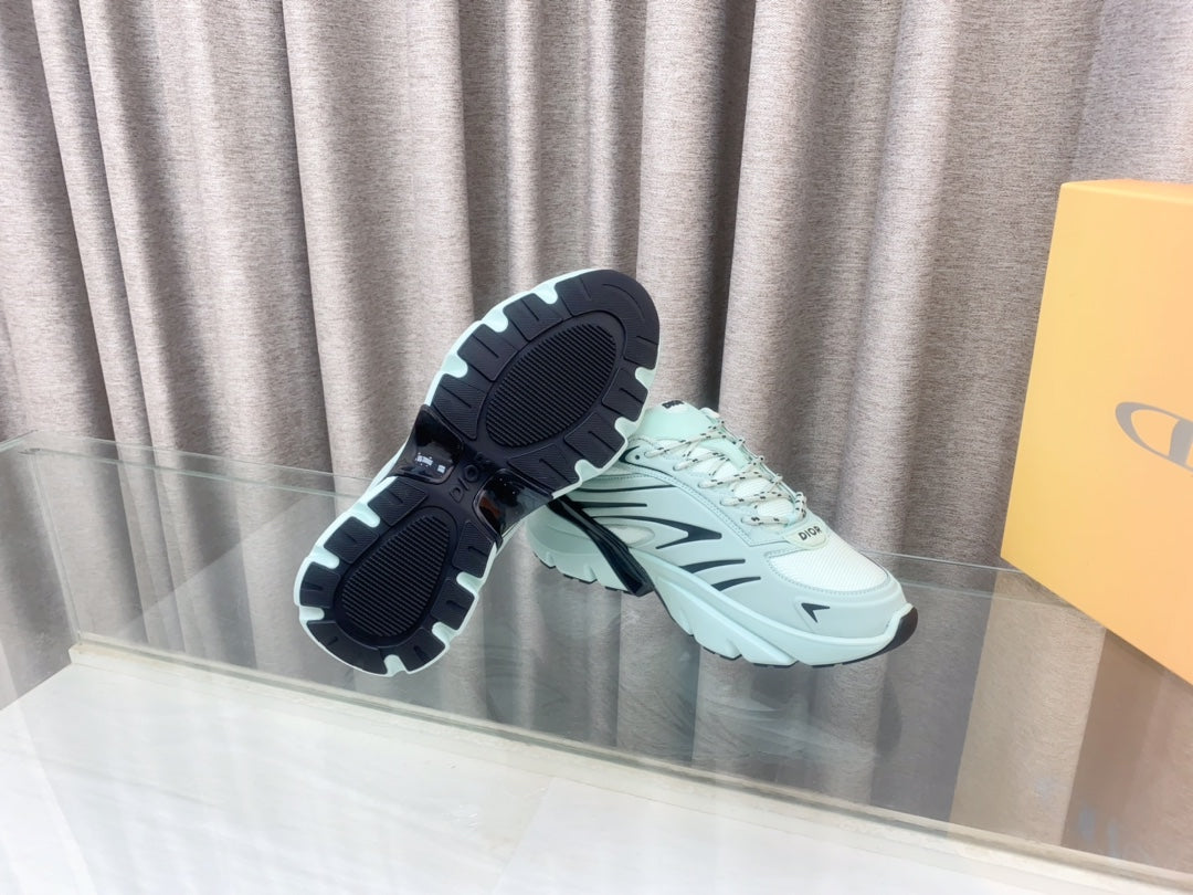 D-Sneakers