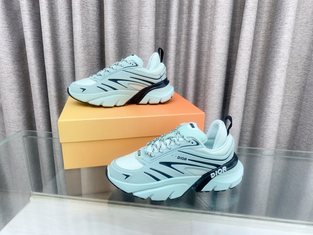 D-Sneakers