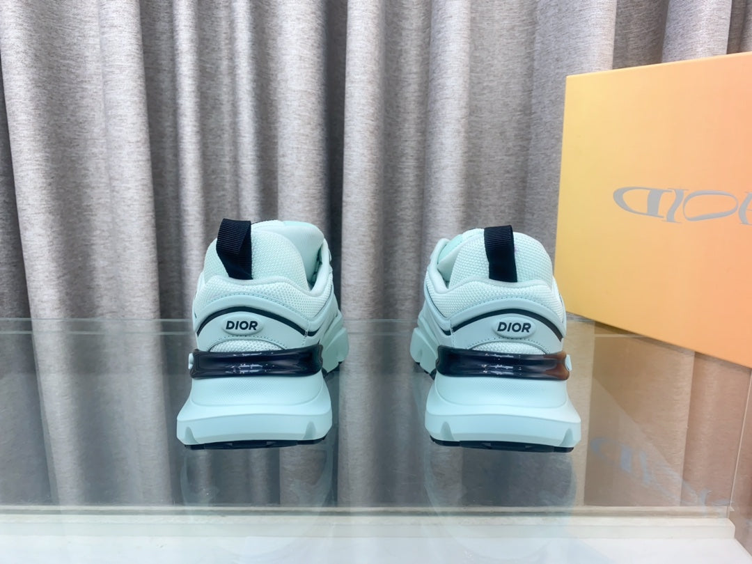 D-Sneakers