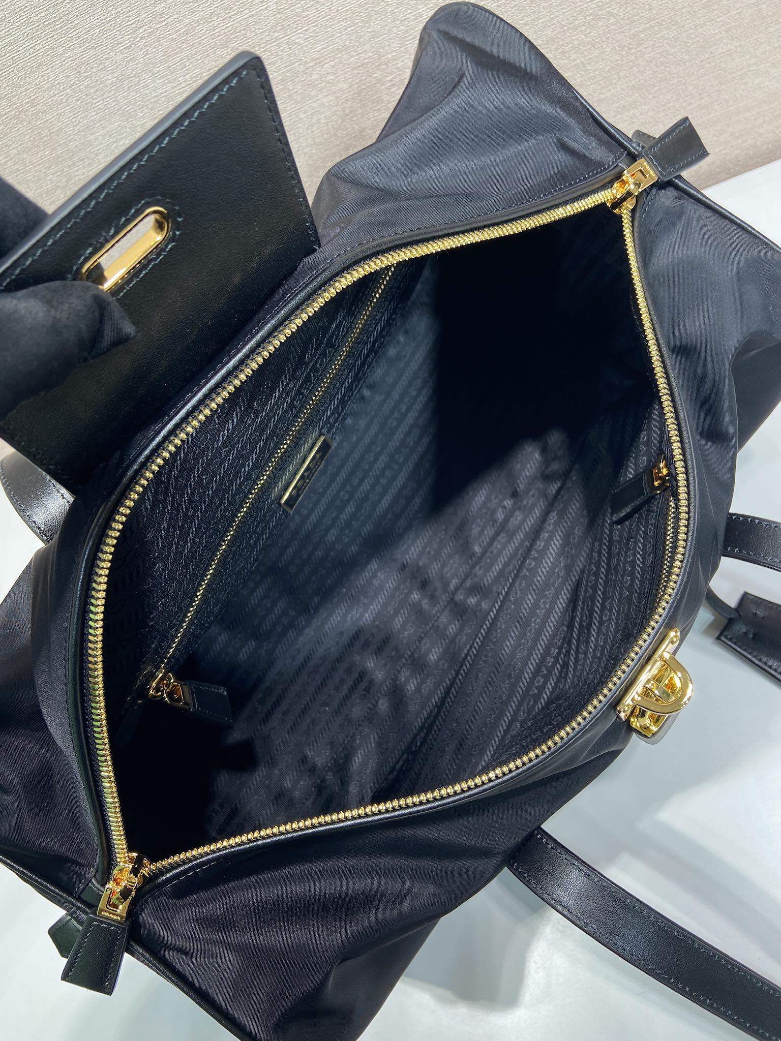 P-Shoulder Bag