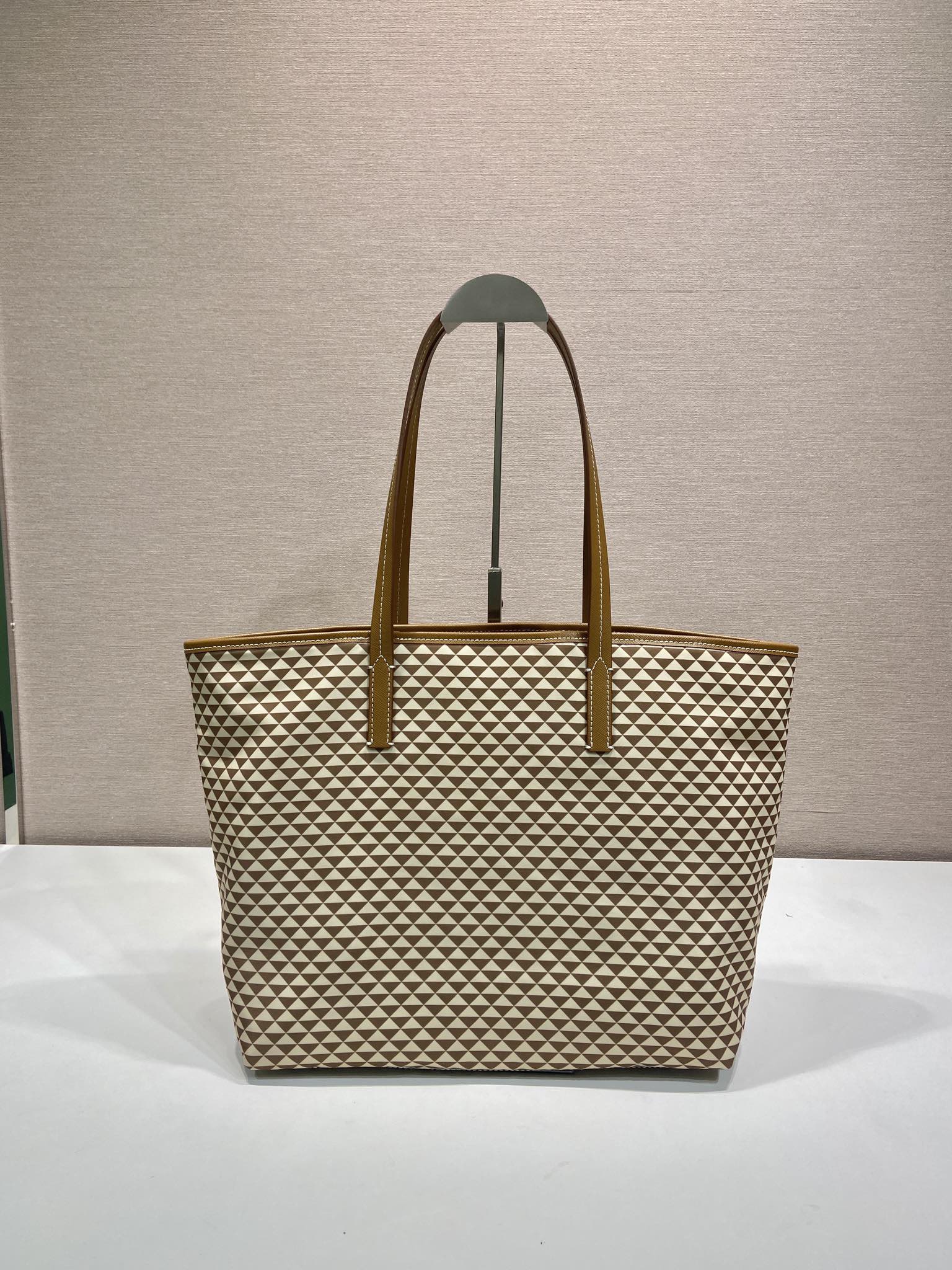 P-Shoulder Bag