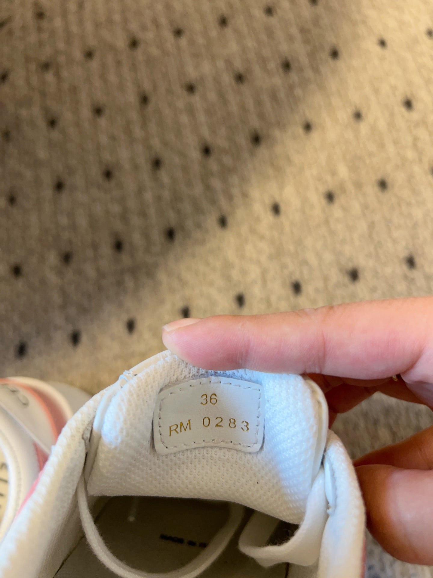 S-Sneakers