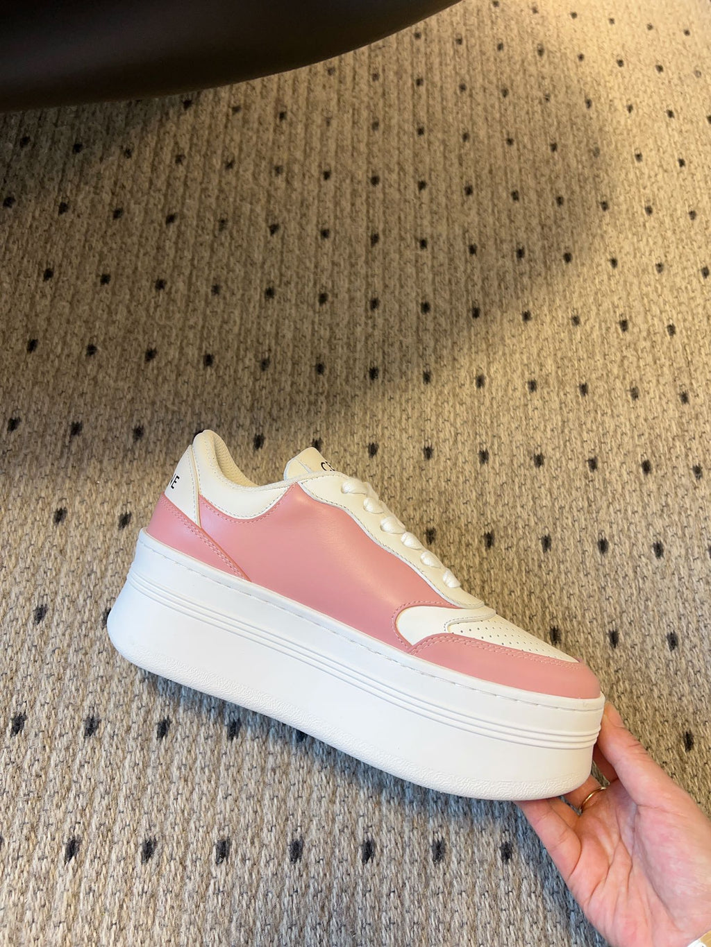 S-Sneakers