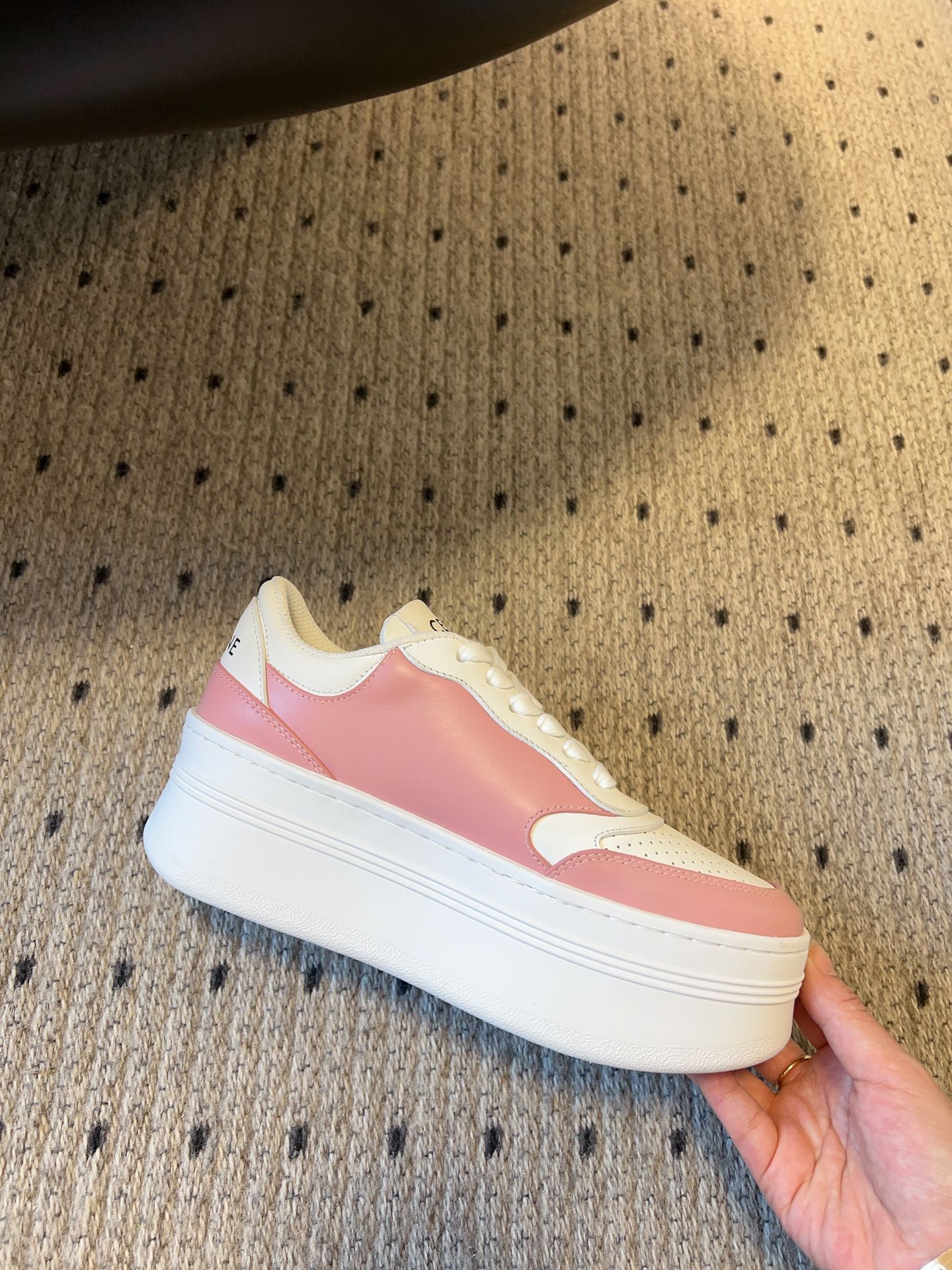 S-Sneakers