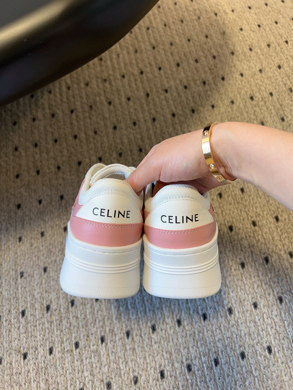 S-Sneakers