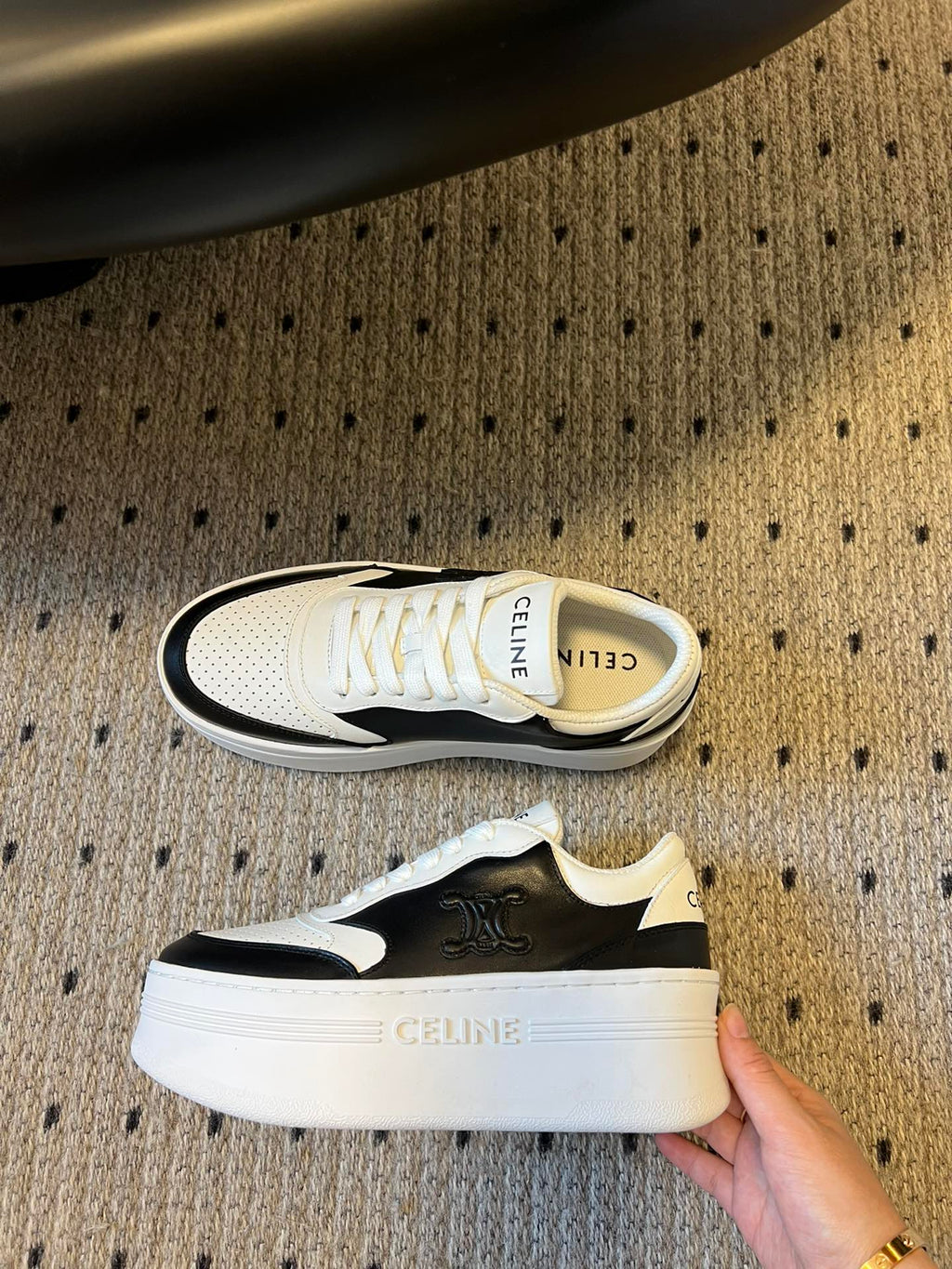 S-Sneakers