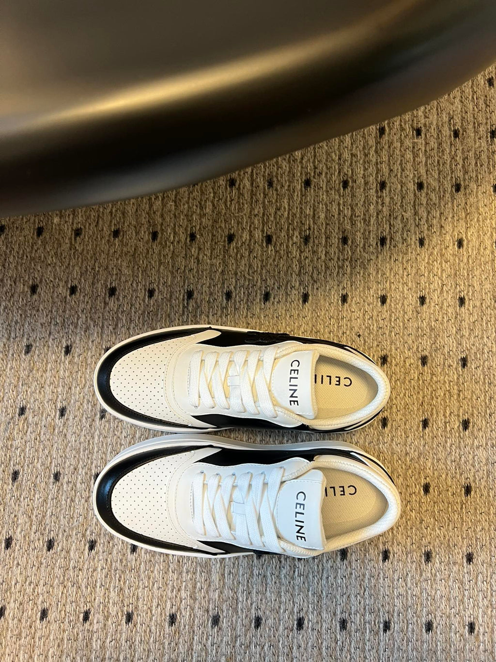S-Sneakers