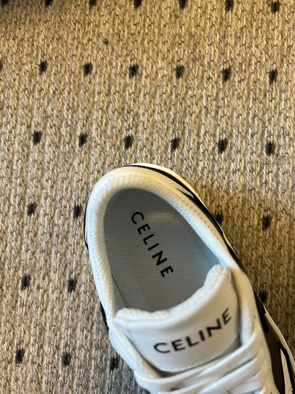 S-Sneakers