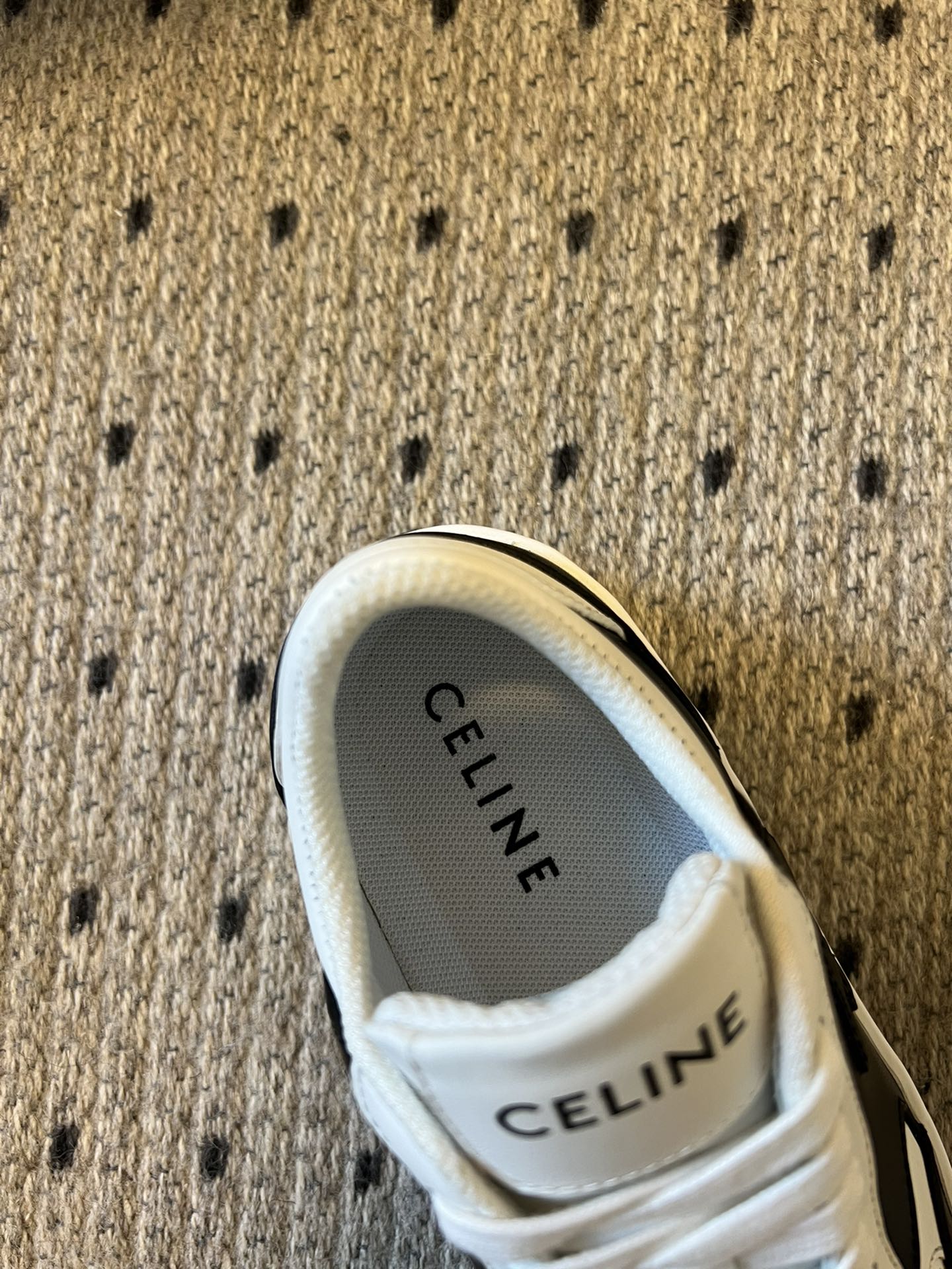S-Sneakers