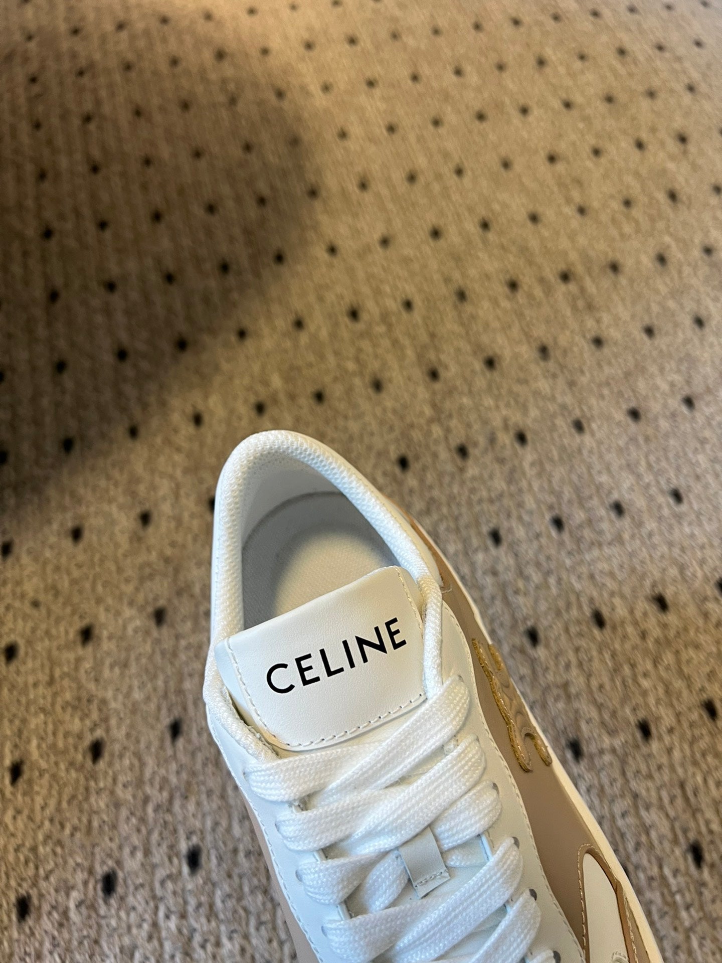 S-Sneakers