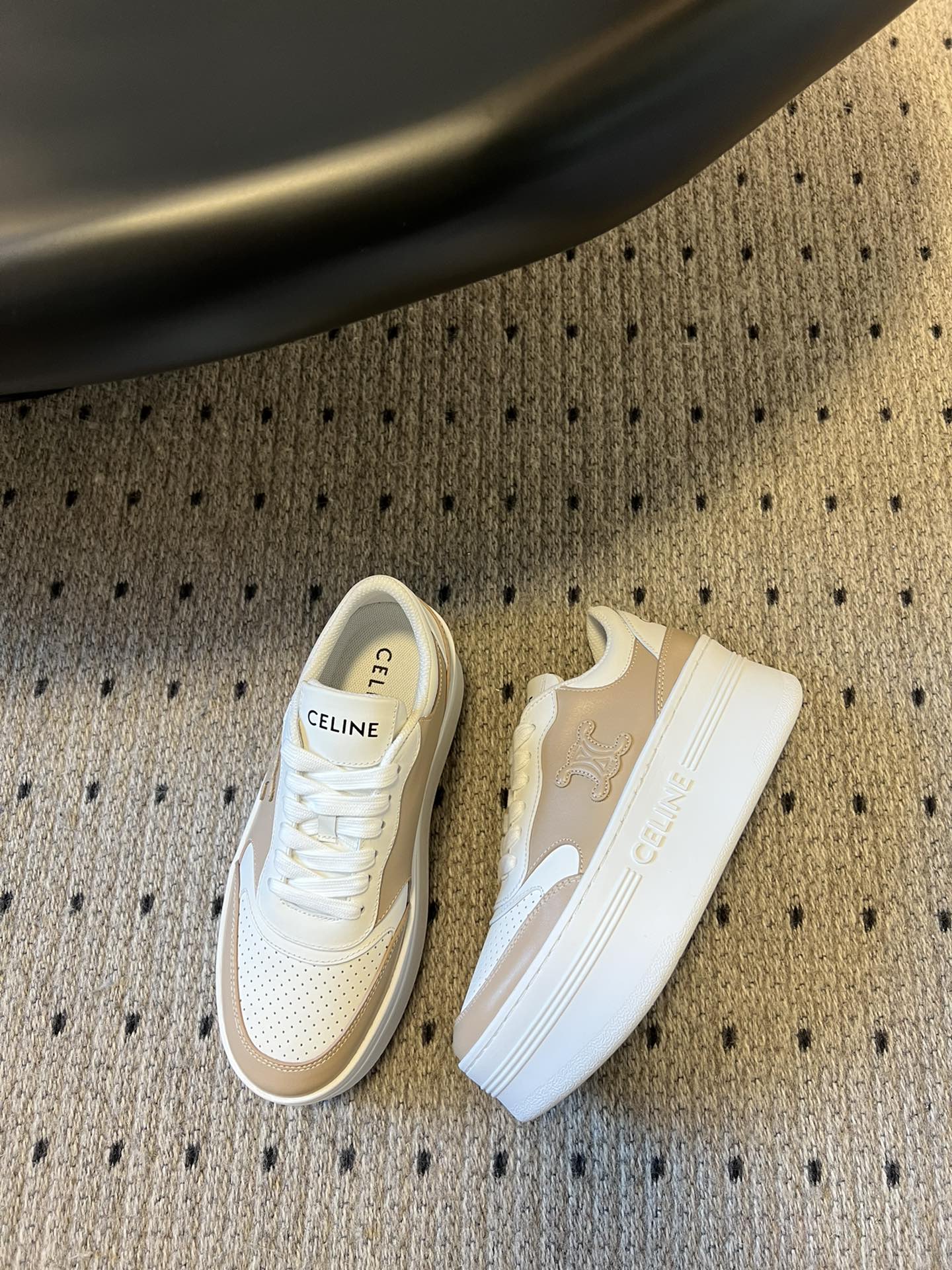 S-Sneakers