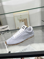 M-Sneakers