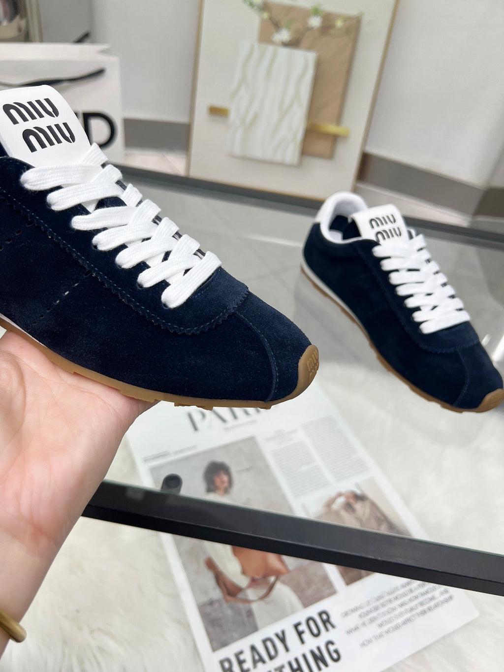 M-Sneakers