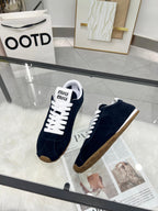 M-Sneakers