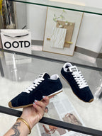 M-Sneakers