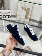 M-Sneakers