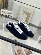 M-Sneakers