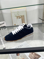 M-Sneakers