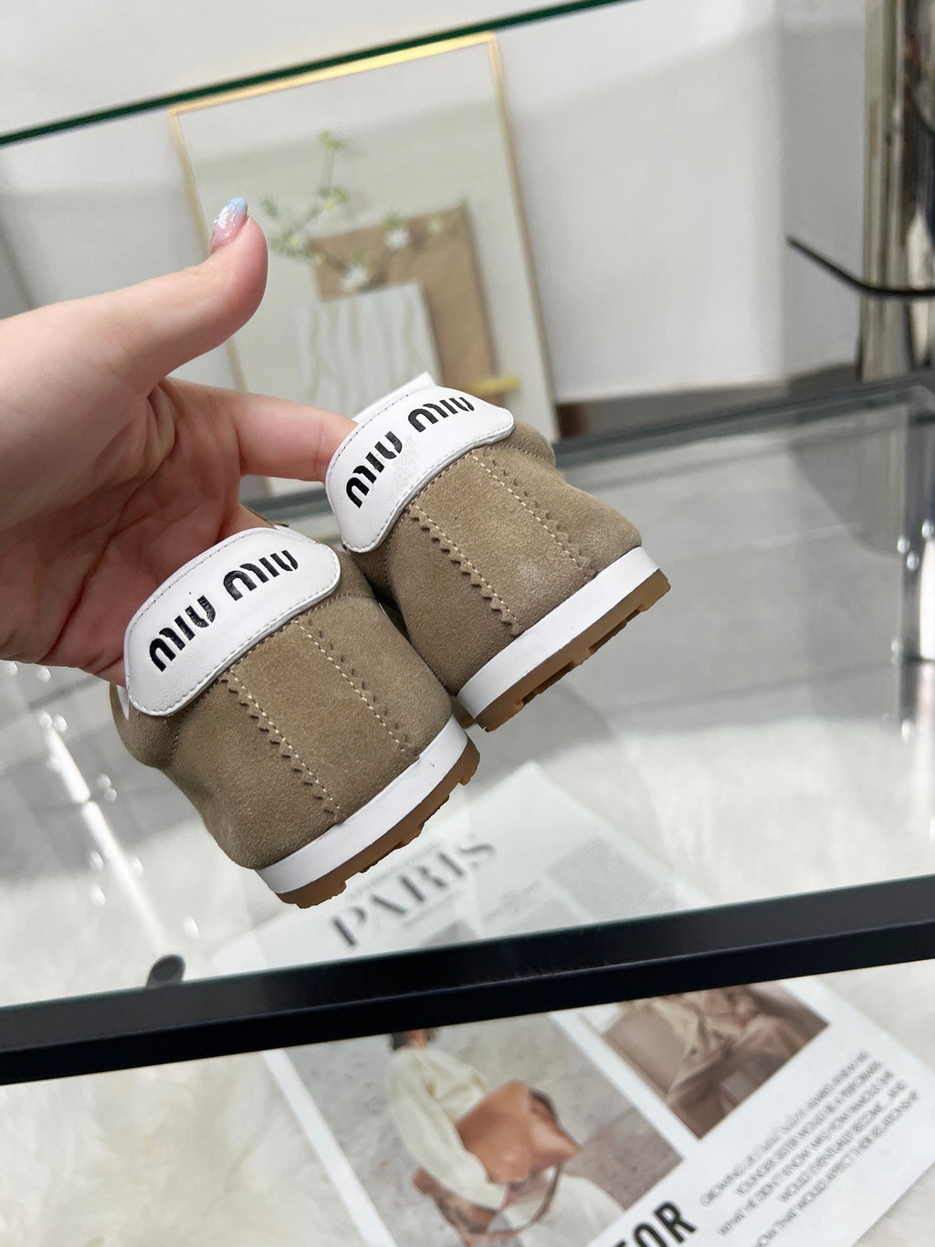 M-Sneakers